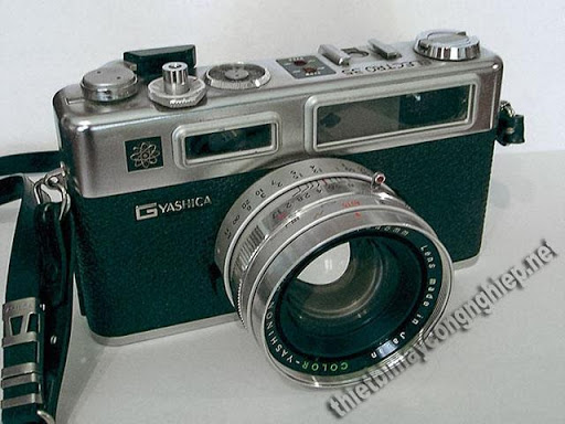 máy ảnh cơ Yashica 