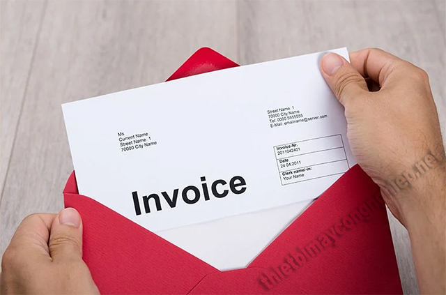 commercial invoice được gửi đến người mua
